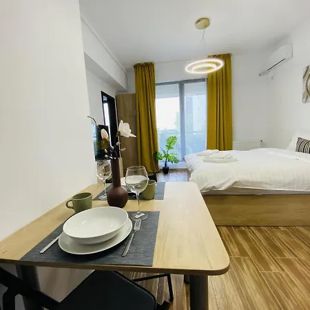New City With Balcony Apartamento Bucarest