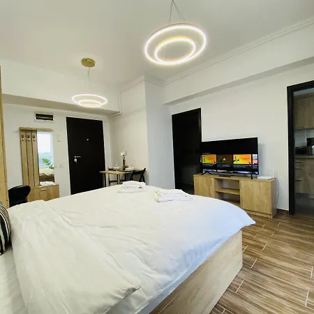 New City With Balcony Apartamento *