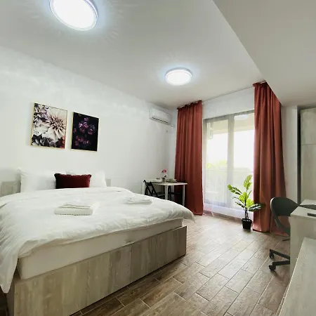 New City With Balcony Apartamento *