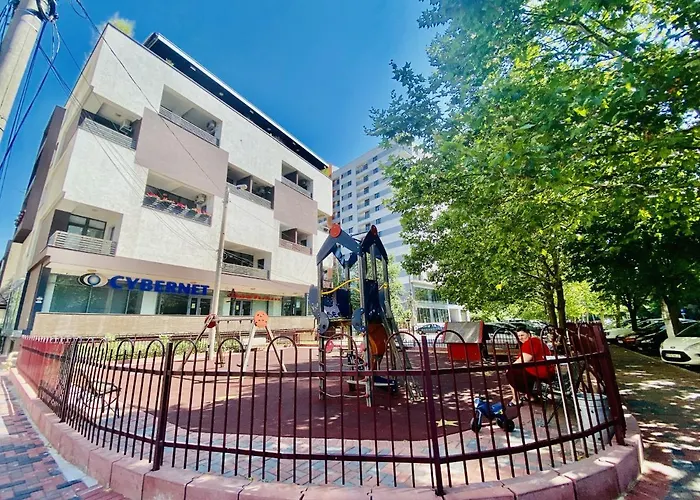 New City With Balcony * 부쿠레슈티