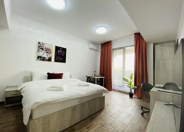 New City With Balcony Apartman *